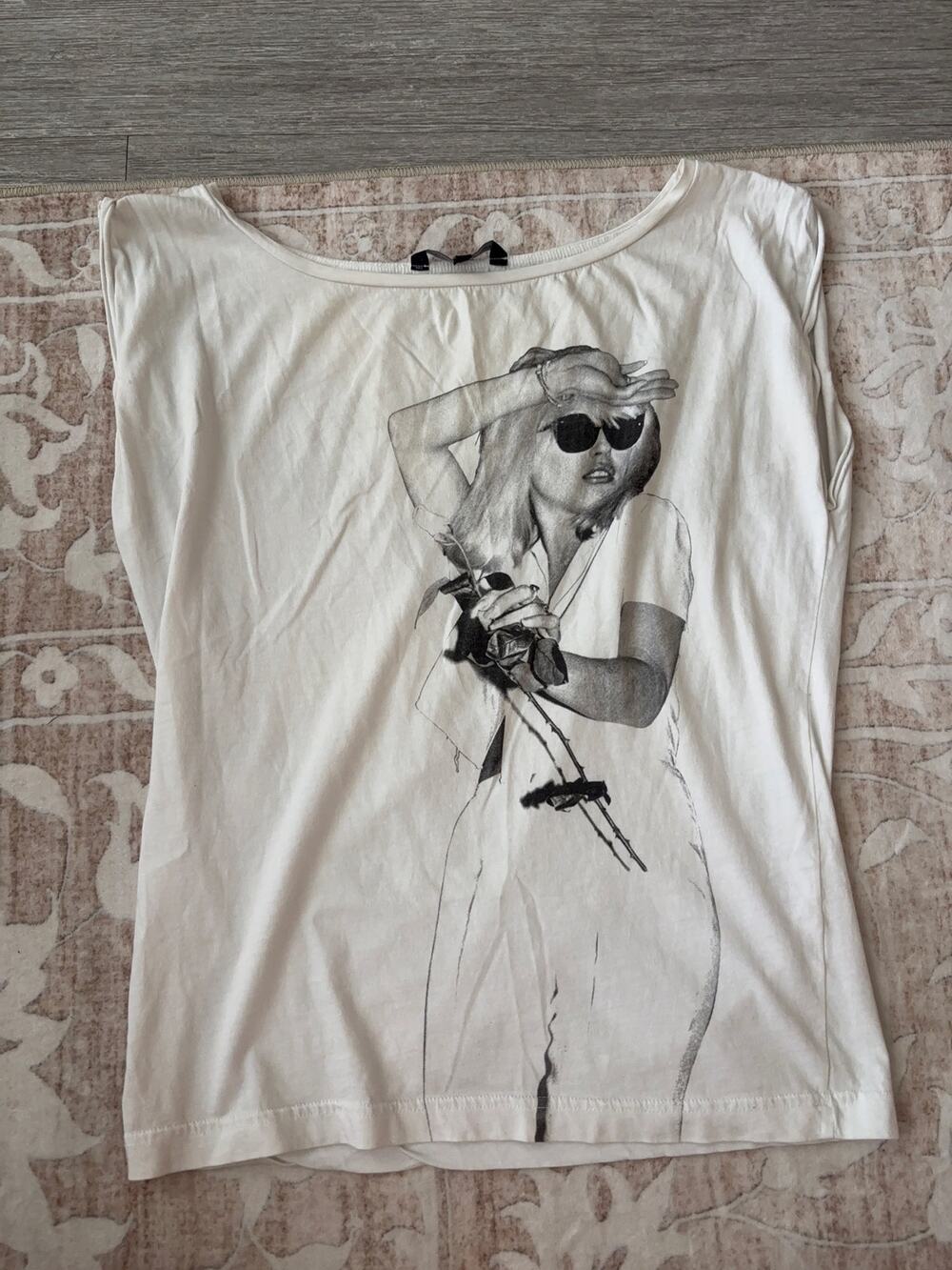 French Connection Y2k Scoop Neck Tank Black and White Woman Graphic